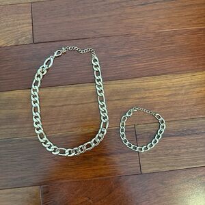 Thick chain necklace and bracelet